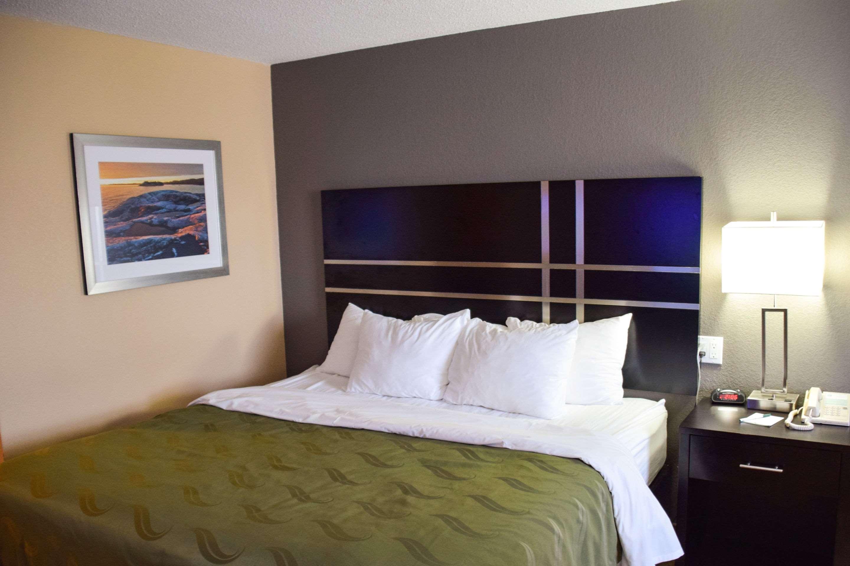 Quality Inn Bracebridge Exteriér fotografie