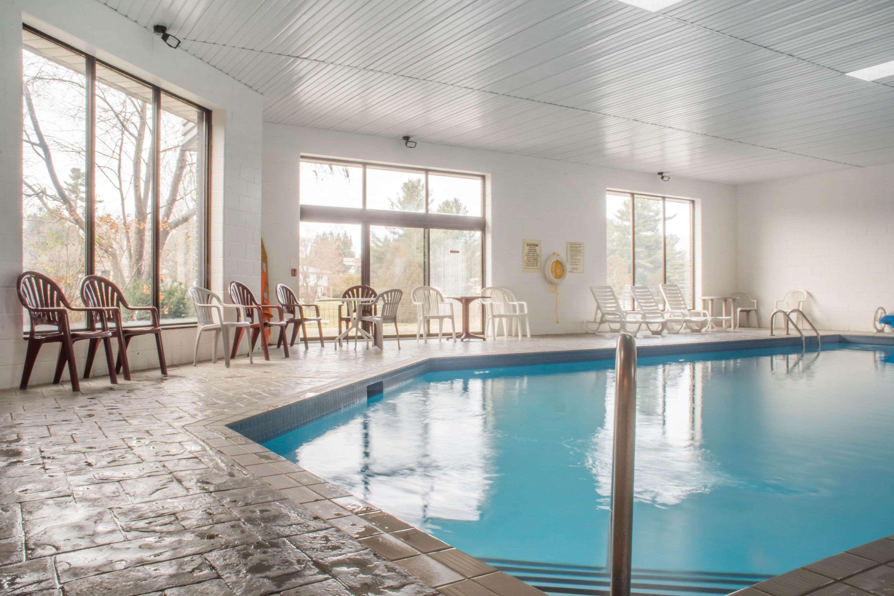 Quality Inn Bracebridge Exteriér fotografie