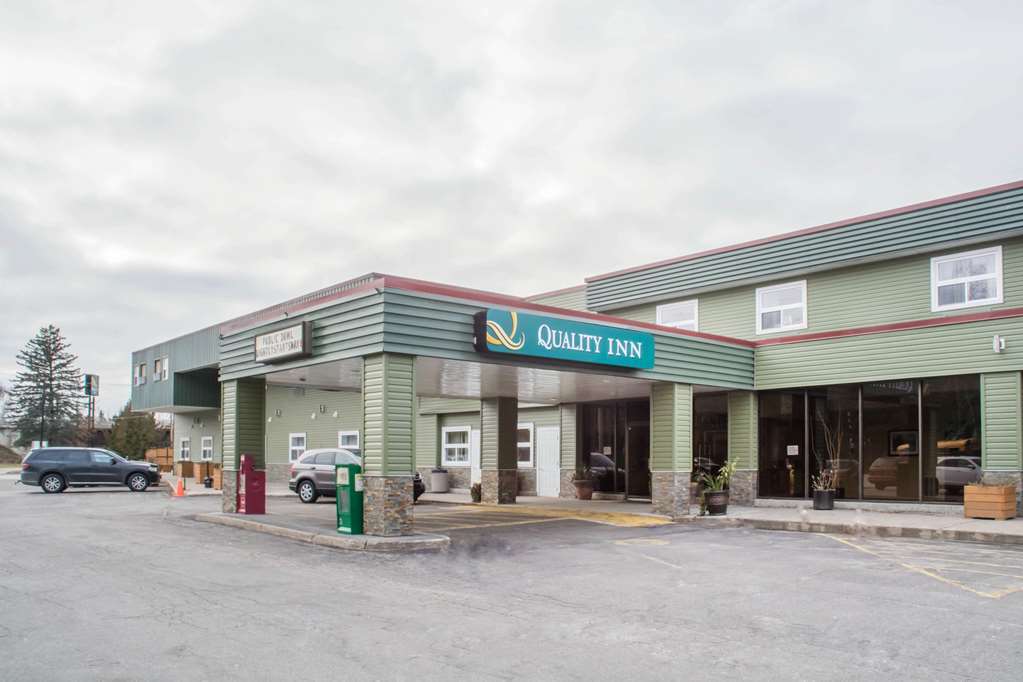 Quality Inn Bracebridge Exteriér fotografie